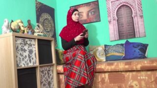 Darsi Devil – He found her dildo – SexWithMuslims