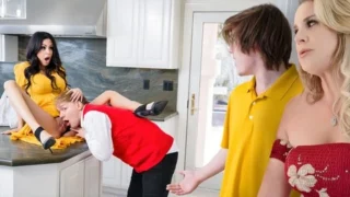 Kayla Paige, Jamie Michelle – Jealousy Swap – MomSwap