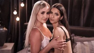 Cayla Lyons, Moona Snake – Nubile lesbians facesitting orgasm – Lesbea