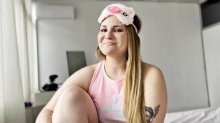 Aria – Chubby Big Ass Swallowing Cum – PutaLocura