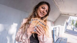 Lily Veroni – Fucked by BBC in Forest – PublicAgent