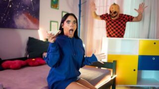 Megan Fiore – Housemates Halloween Prank – FakeHub