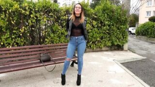 Pam – 25, sports coach in Manosque! – JacquieEtMichelTV