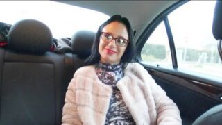 Angelina – 27, manager of a brewery! – JacquieEtMichelTV