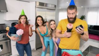 Codi Vore, Nolina Nyx – Smashing My Hot Lesbian Roommates – Brazzers