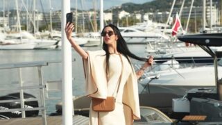 Laura – 34 years old, perfumery saleswoman in Paris and crazy about sex! – JacquieEtMichelTV