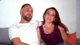 Caly – 35, likes to be in charge! – JacquieEtMichelTV
