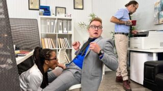 Kira Noir – Working Late Feels Great! – RealityKings